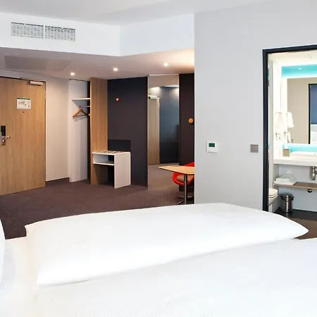 Holiday Inn Express - Düsseldorf Airport-2